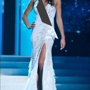 Like New Custom MAC Duggal Jersey Gown Flattering!